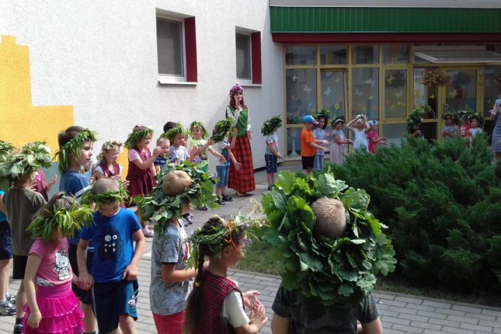Ai, Jānīti,ai, Jānīti, ko tu laba mums atnesi?
