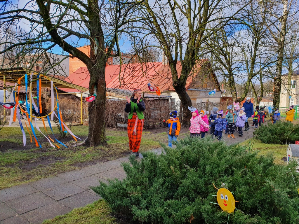 ,,Vizu, vizu Metenīti…”