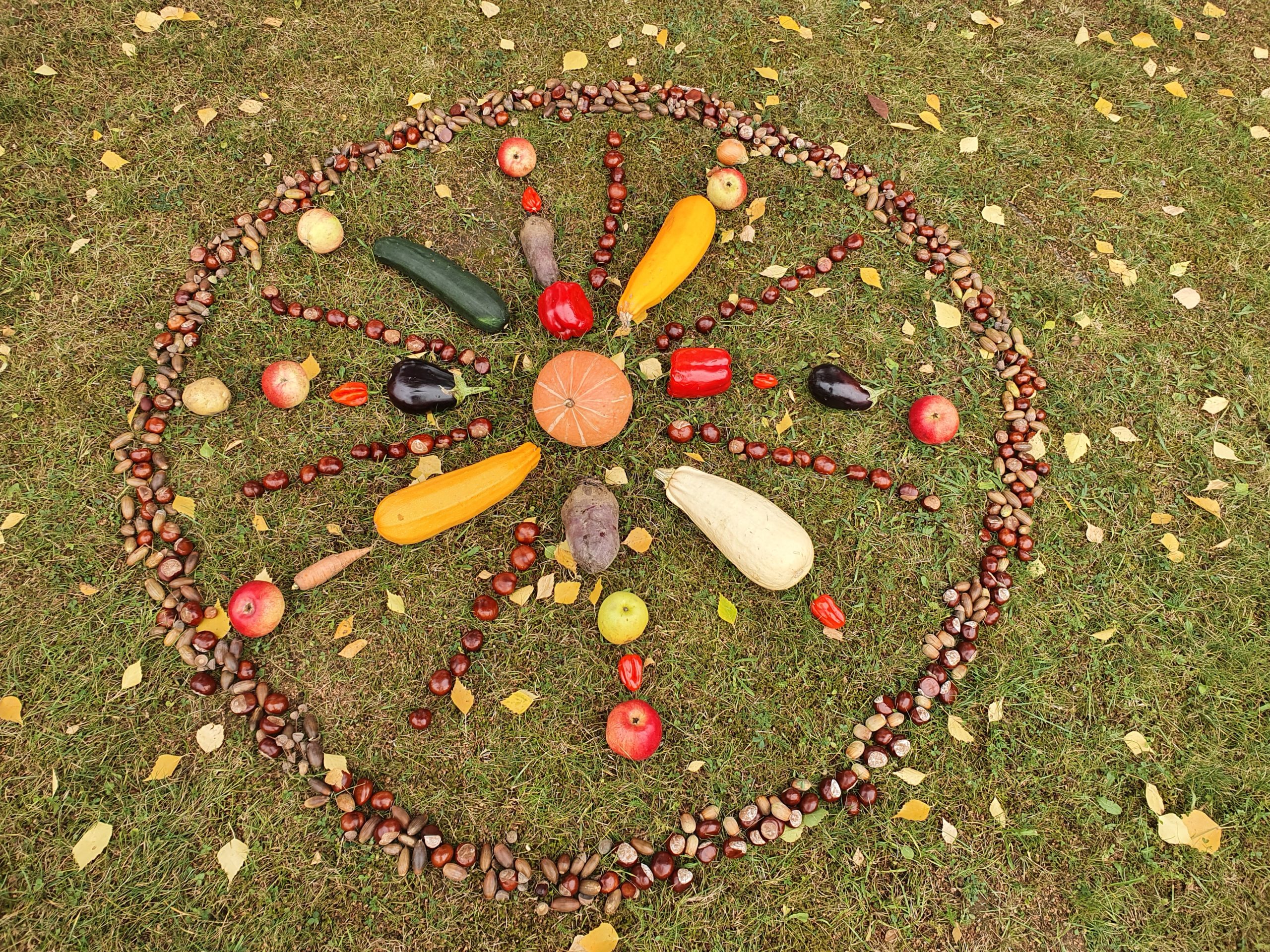 ,, Nāc, Miķelīt, pagalmā…”